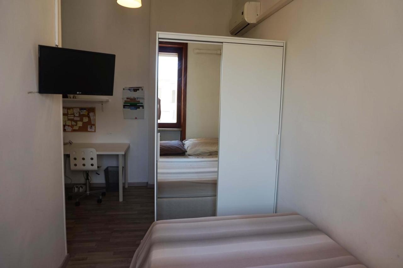 B&B Piazza 300Mila เลชเช ภายนอก รูปภาพ