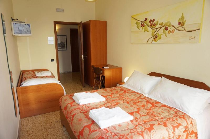 B&B Piazza 300Mila เลชเช ภายนอก รูปภาพ