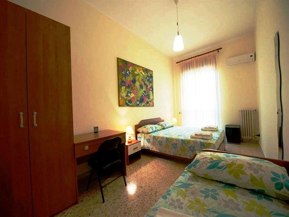 B&B Piazza 300Mila เลชเช ภายนอก รูปภาพ
