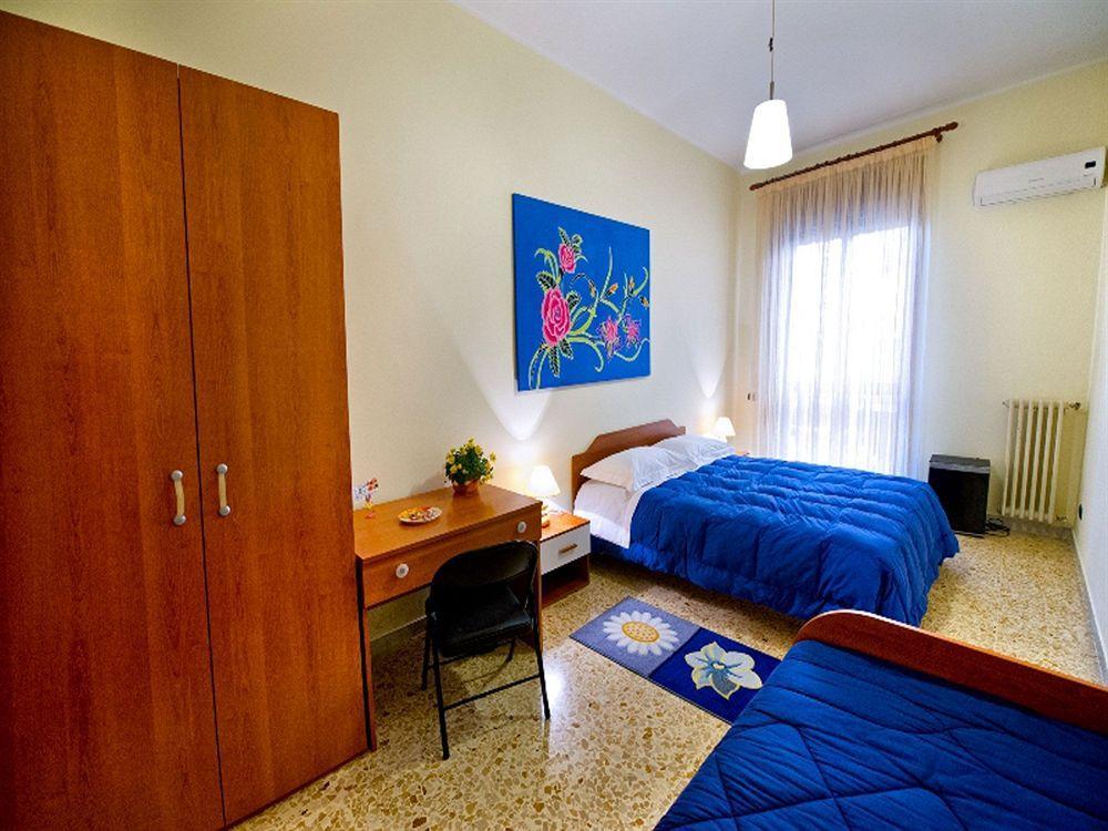B&B Piazza 300Mila เลชเช ภายนอก รูปภาพ