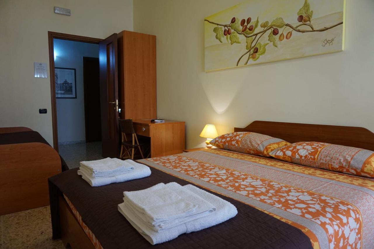 B&B Piazza 300Mila เลชเช ห้อง รูปภาพ