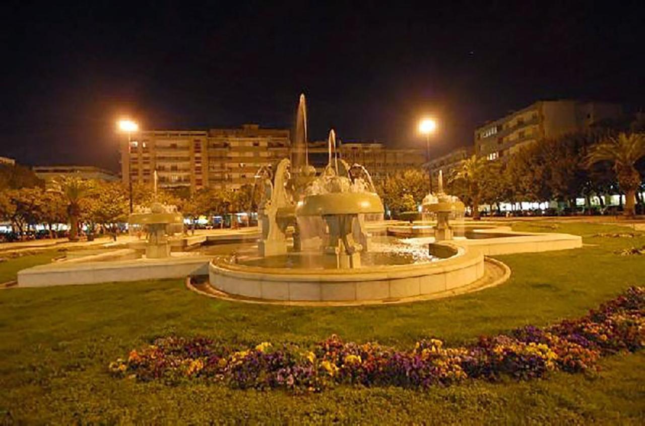 B&B Piazza 300Mila เลชเช ภายนอก รูปภาพ