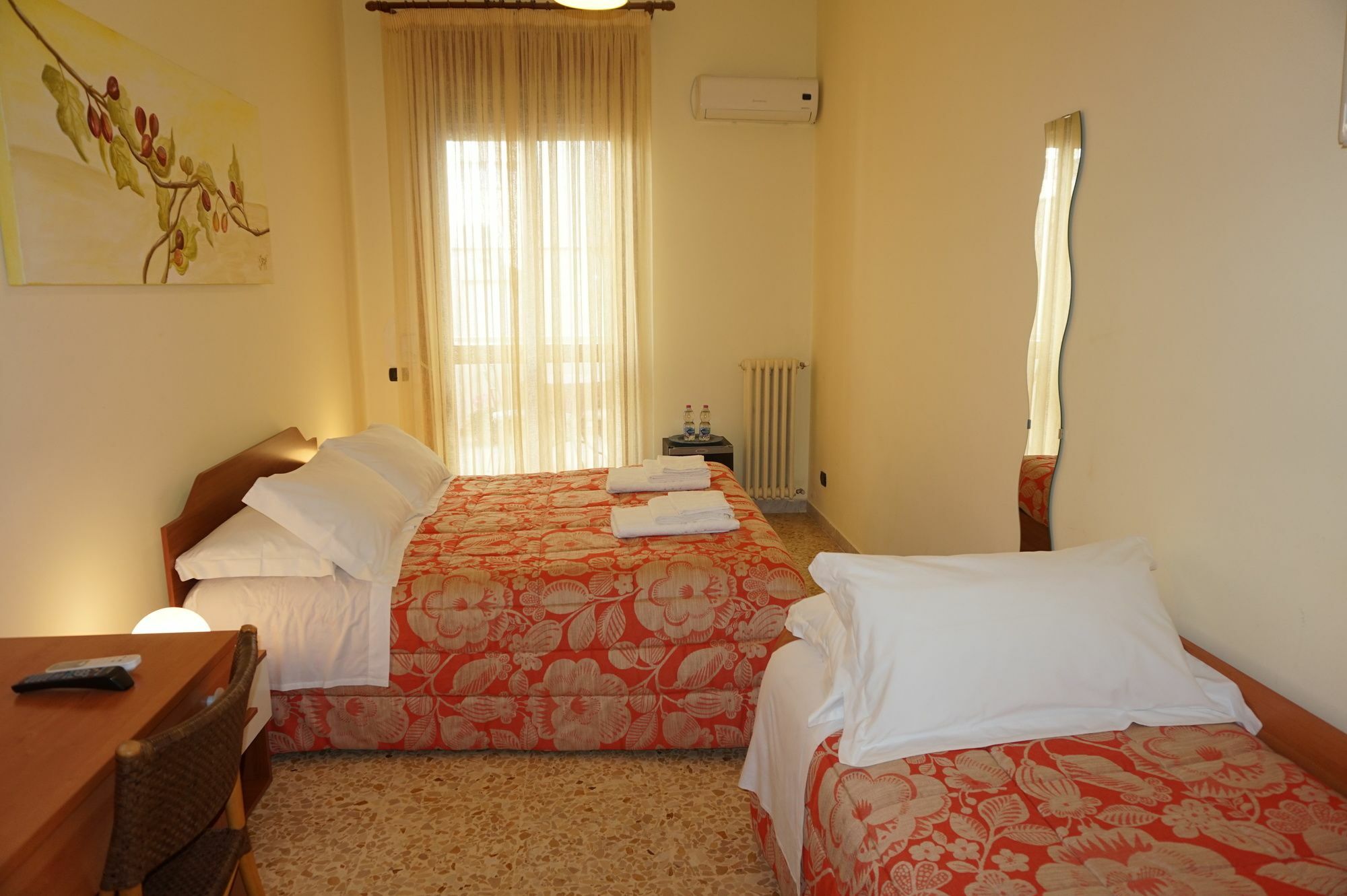 B&B Piazza 300Mila เลชเช ภายนอก รูปภาพ