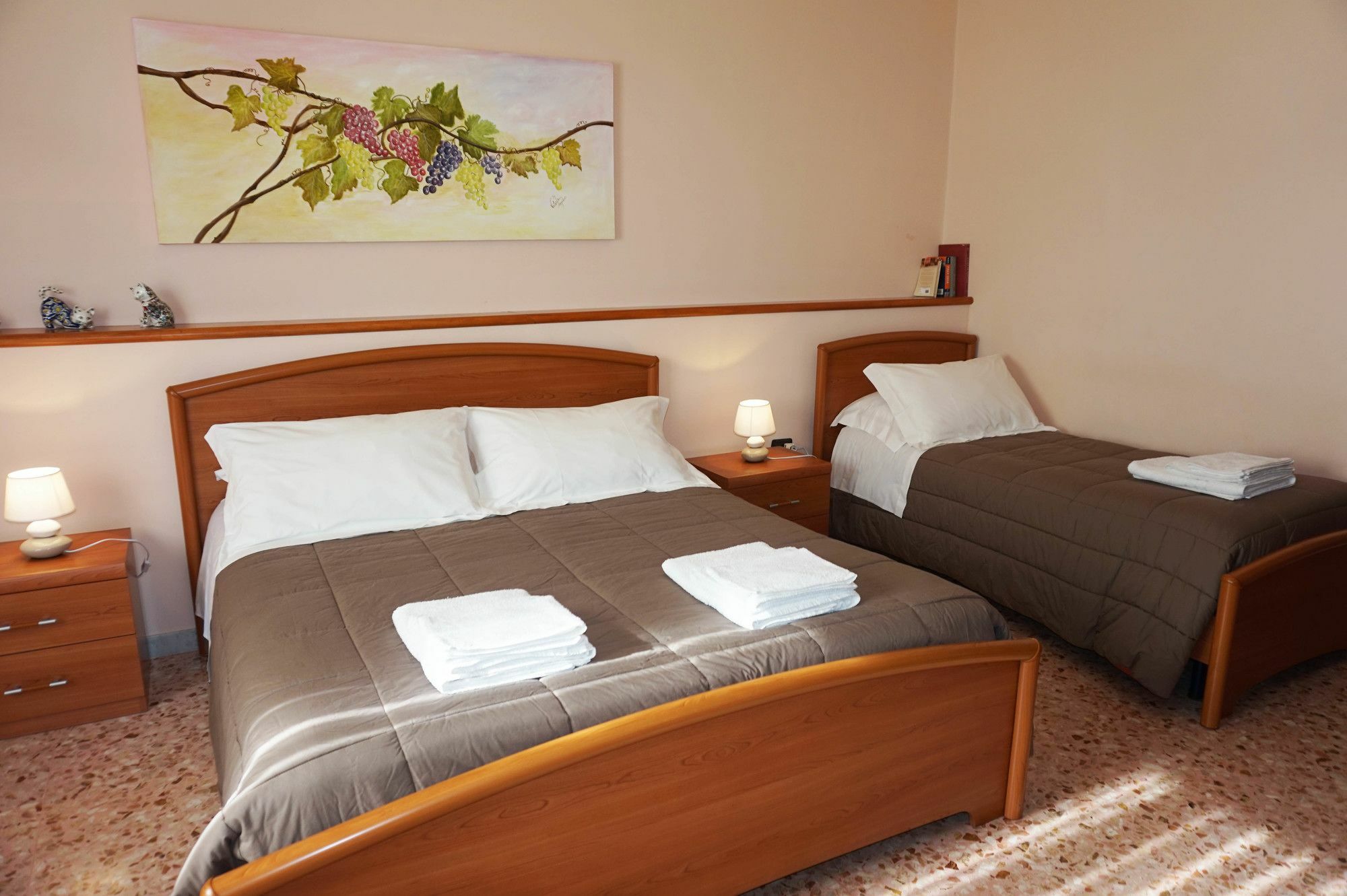 B&B Piazza 300Mila เลชเช ภายนอก รูปภาพ